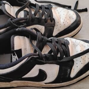 Nike Men's Black and White Sneakers